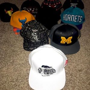 Snapback hats. Lot of 10. Mostly new era brand. Mostly chicago teams